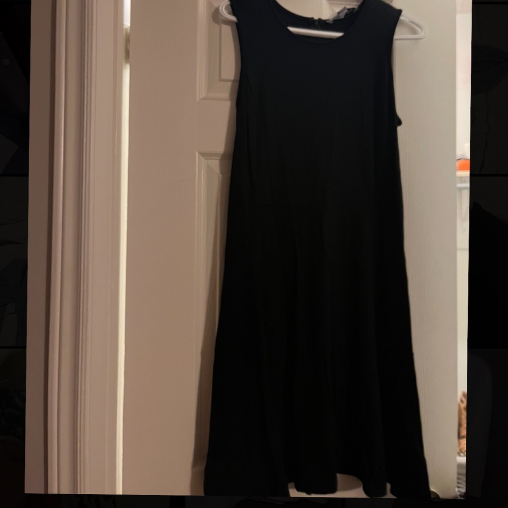 Black dress, cold shoulder sleeve
